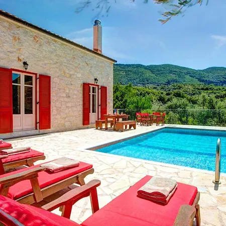 Sleeps 4 Pool Air Con Wifi * Περαχώρι