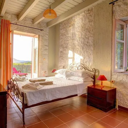 Βίλα Sleeps 4 Pool Air Con Wifi Περαχώρι