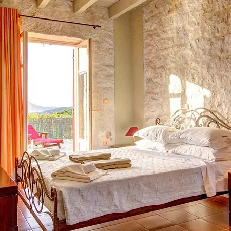Sleeps 4 Pool Air Con Wifi *