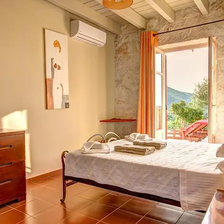 Sleeps 4 Pool Air Con Wifi * Περαχώρι