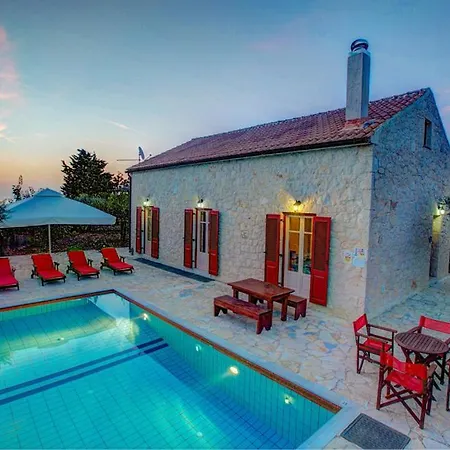 Sleeps 4 Pool Air Con Wifi Βίλα Περαχώρι